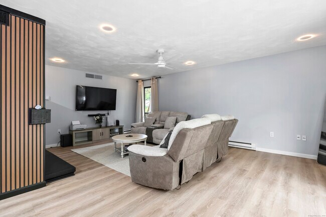 Building Photo - 46 Mallard Dr