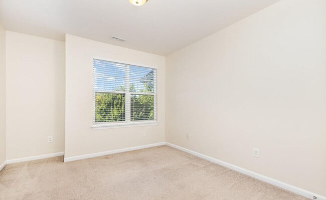 Building Photo - !! SPECIAL HALF OFF SECOND MONTH'S RENT!!! Stunning 4BR 3.5BA Townhome w/ Bonus Room • In-Unit La...