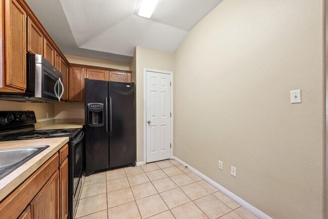 Building Photo - 5208 Sioux Ln