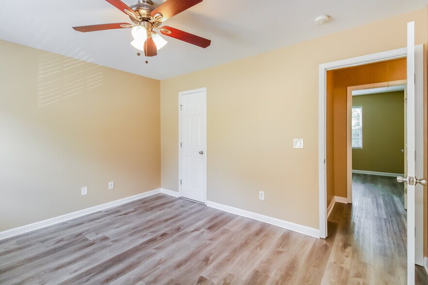 Building Photo - 4020 Mountainridge Dr