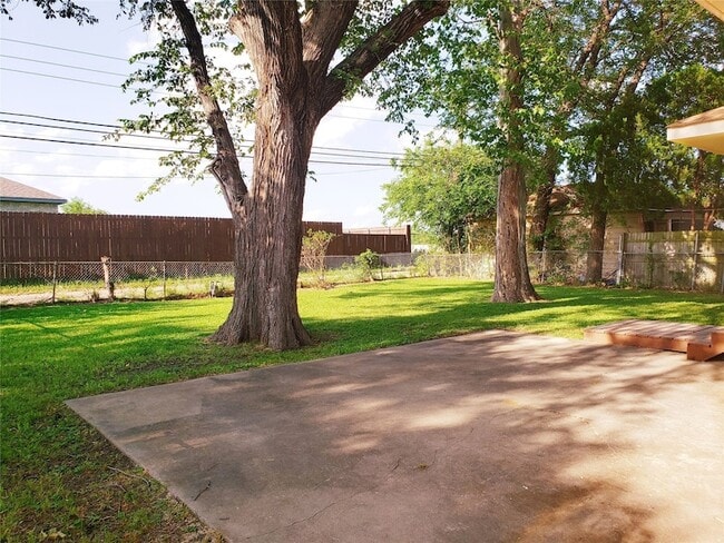 Building Photo - 3309 San Marcus Ave
