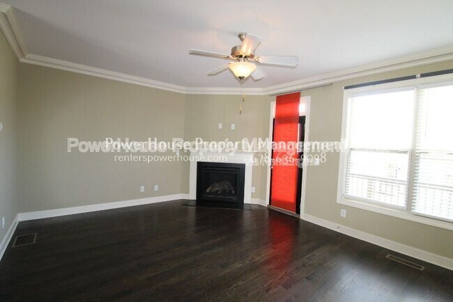 Building Photo - 7058 Elmwood Ridge Ct