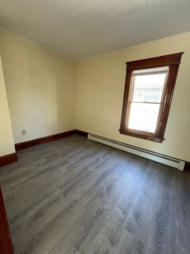 Building Photo - 17-19 Lafountain Street