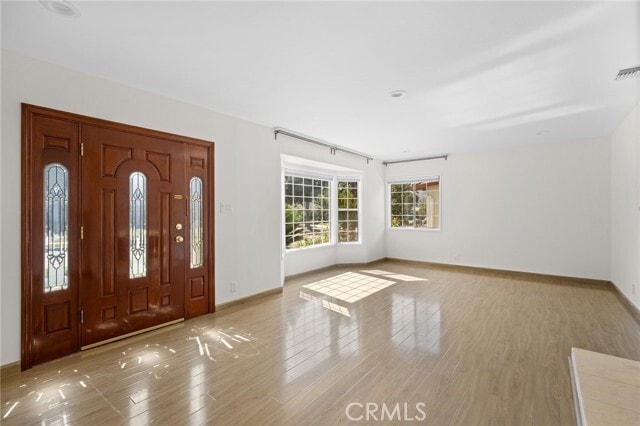 Building Photo - 905 Graynold Ave