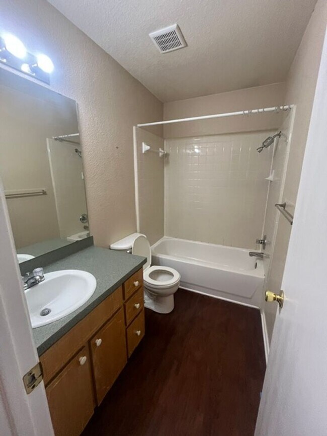 Building Photo - 4411 Abigail Dr