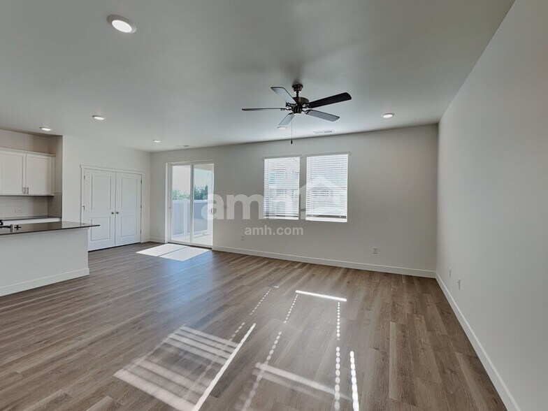 Building Photo - 4808 85th Dr NE
