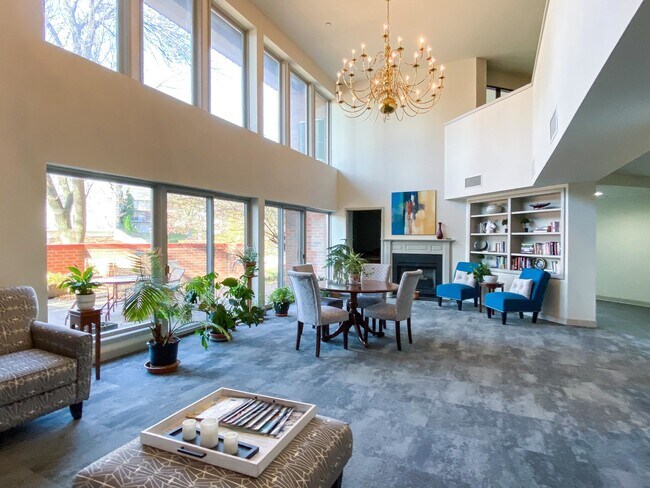 Building Photo - 601 N Segoe Rd