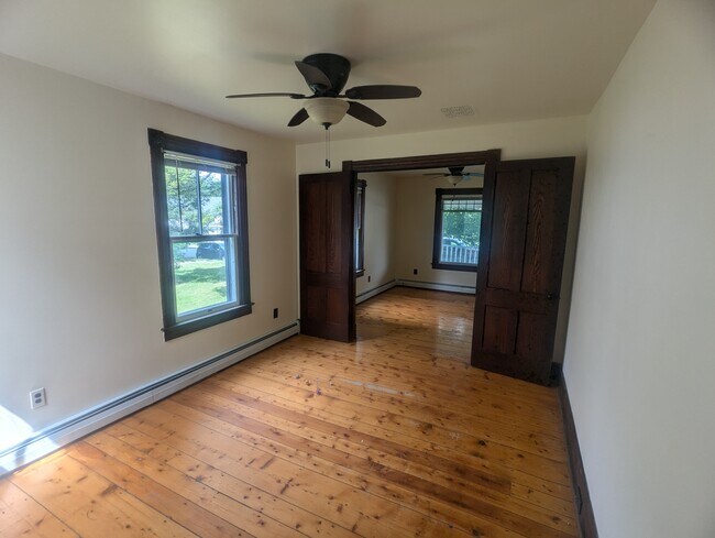 Building Photo - 9 Church St