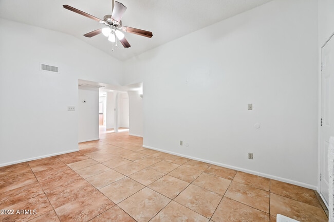 Building Photo - 2602 W Winchcomb Dr