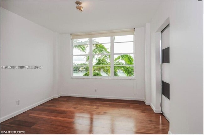 Building Photo - 5700 Collins Ave