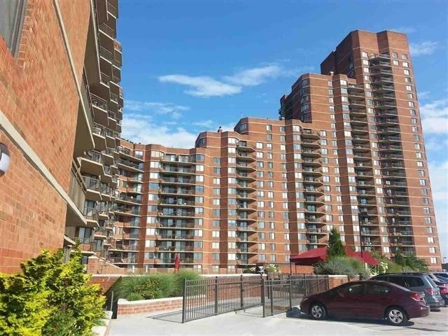 Building Photo - 336 Harmon Cove Tower