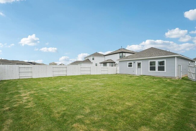 Building Photo - 125 Honeybee Ln