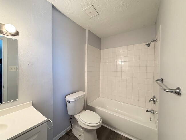 Building Photo - 11545 Beechnut St