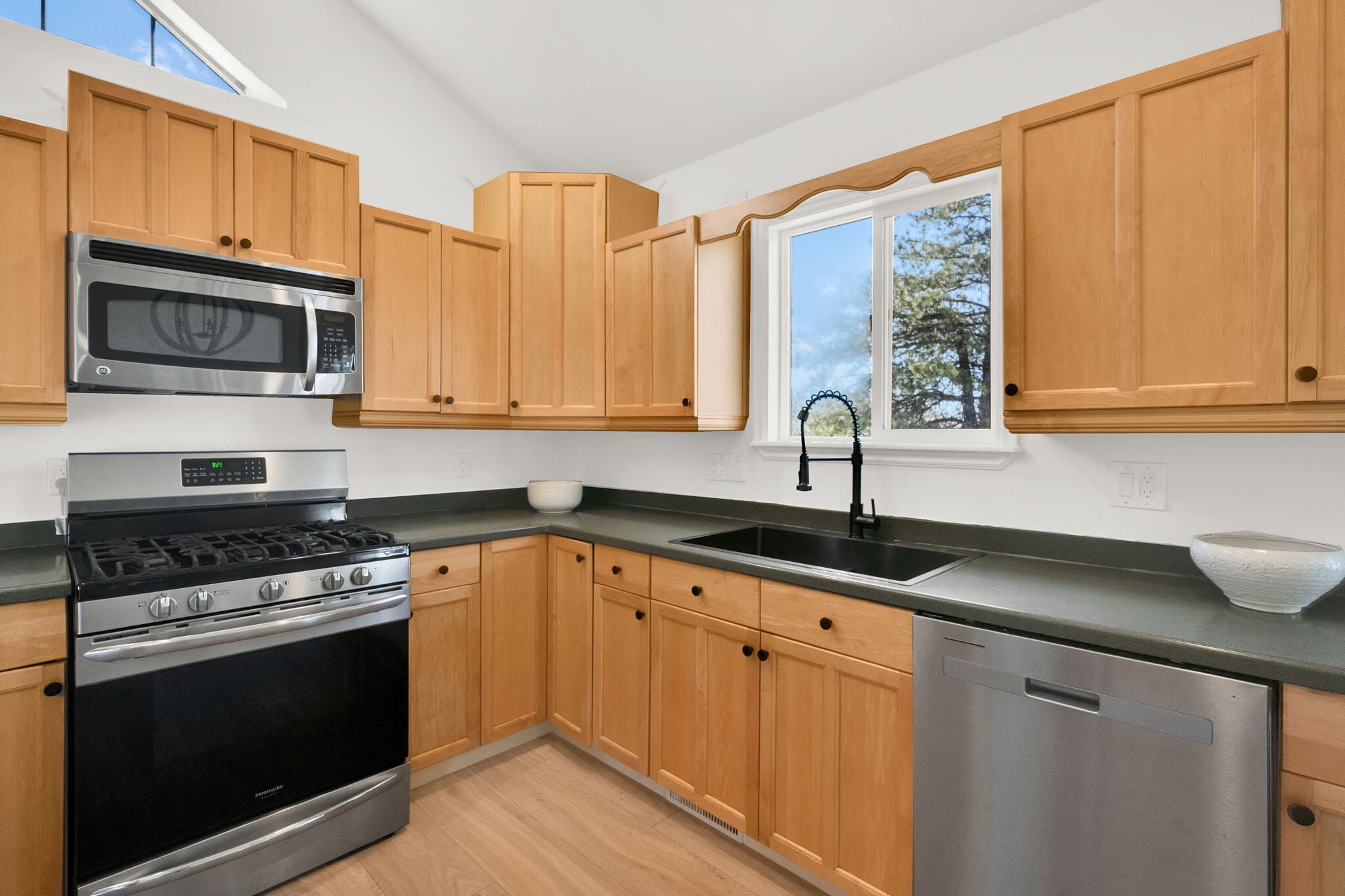 Building Photo - 9714 S 2720 E