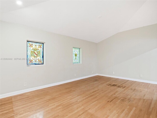 Building Photo - 680 NE 81st St