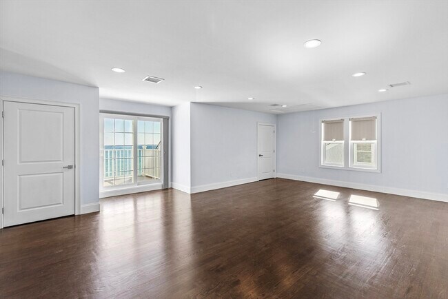 Building Photo - 308 Ocean St