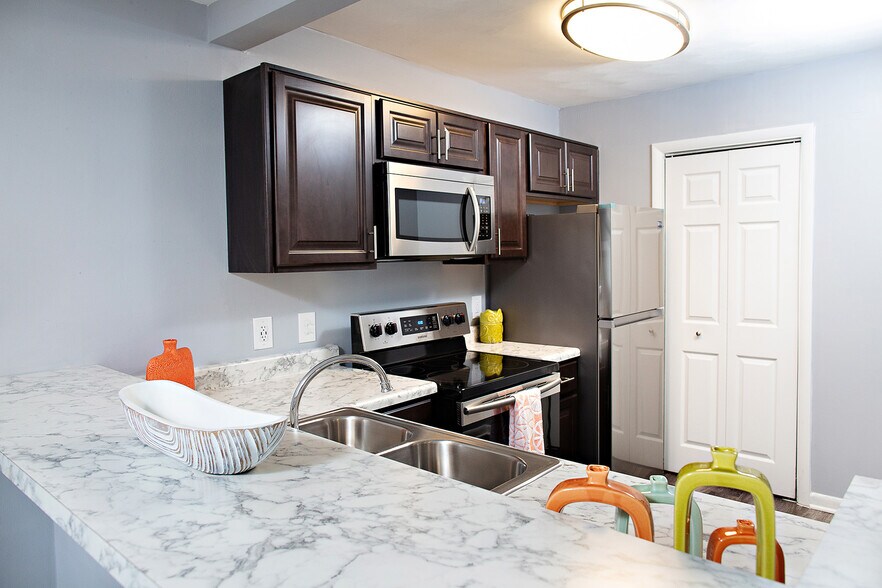 Building Photo - Crabtree Crossing Apartments and Townhomes