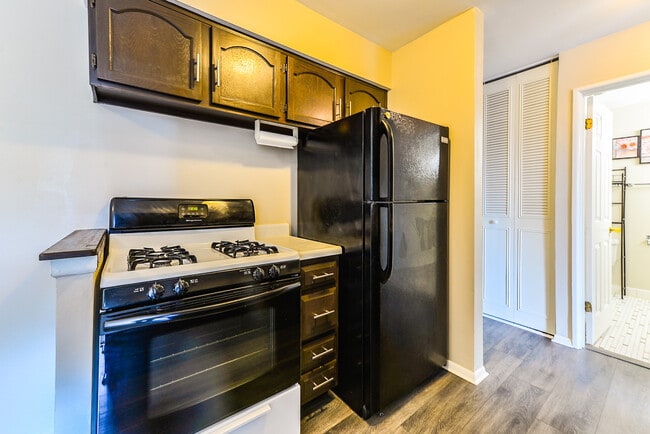 Building Photo - 1475 Rebecca Dr