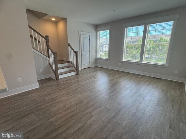 Building Photo - 213 Pomegranate Ln