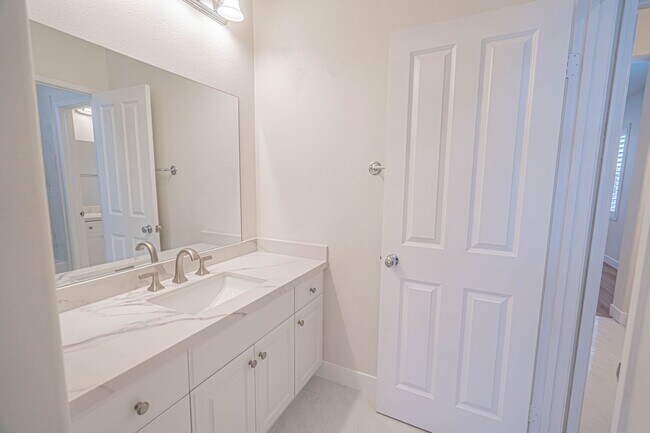 Building Photo - Spacious 4-Bedroom Pool Home in Saugus with Stunning Views & Community Amenities!