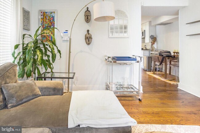 Building Photo - 1659 Holbrook St NE