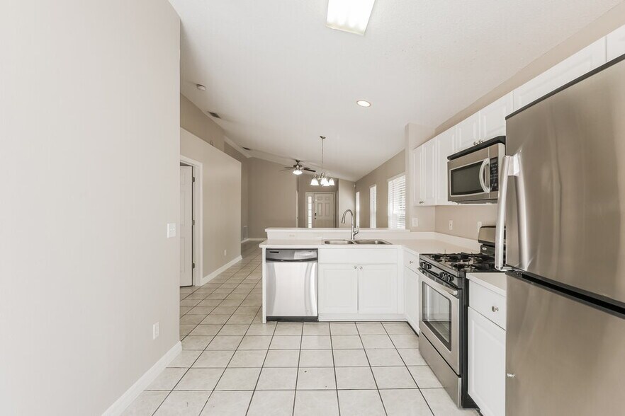 Building Photo - 3406 Palm Beach Dr