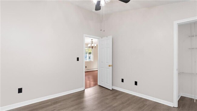 Building Photo - 15 Abbott Ave