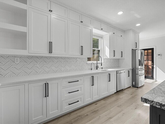 Building Photo - 1223 Hawkhill Dr