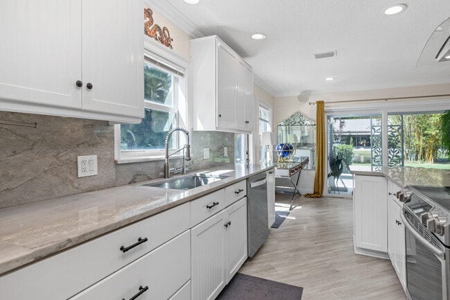 Building Photo - 15161 Collecting Canal Rd