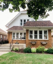 Building Photo - 3031 S 44th St