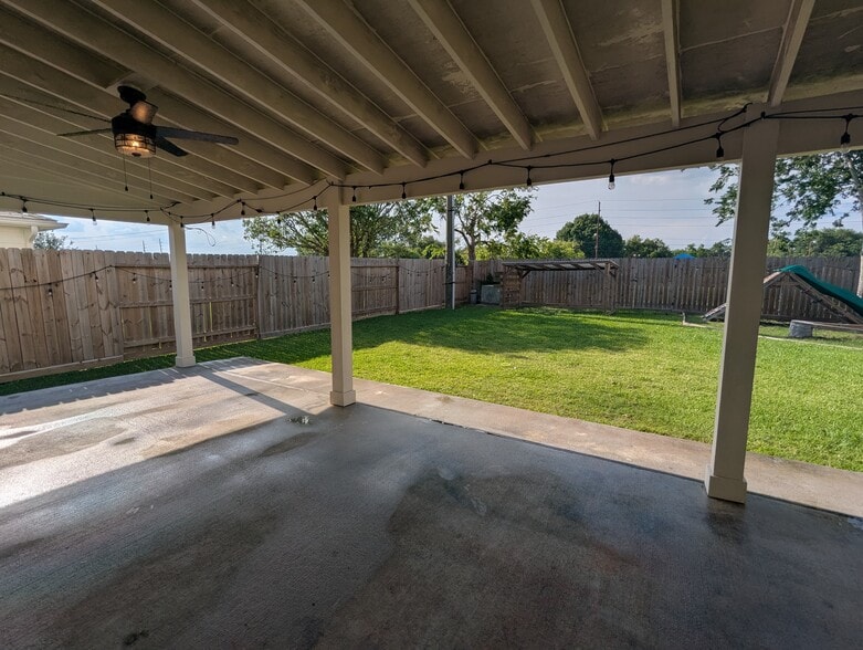 Building Photo - 15406 Lynford Crest Dr