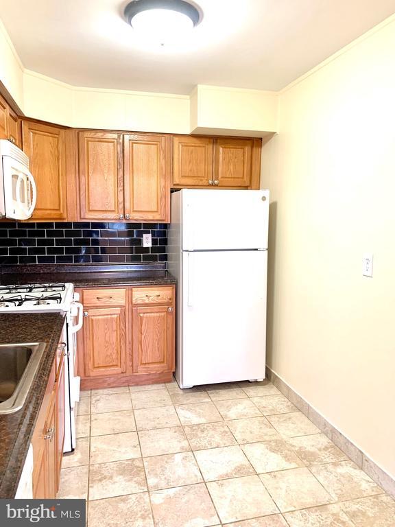 Building Photo - 5111 8th Rd S