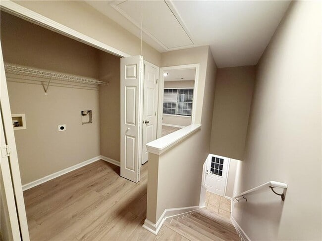 Building Photo - 1527 Cove Creek Cir