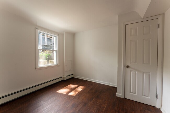 Building Photo - 6708 Columbia Ave