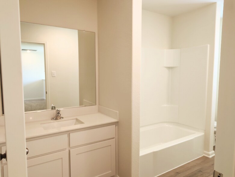 Building Photo - 4702 Hoover Ct