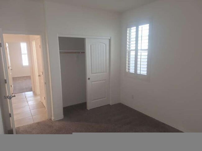 Building Photo - 18541 W Mescal St