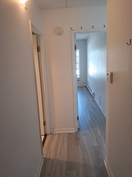 Building Photo - 5125 Blodgett Ave