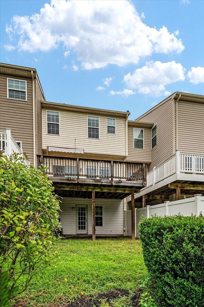 Building Photo - Tanyard Springs Townhome