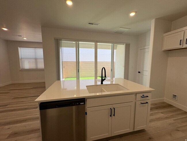 Building Photo - 6134 Red Sand Ln