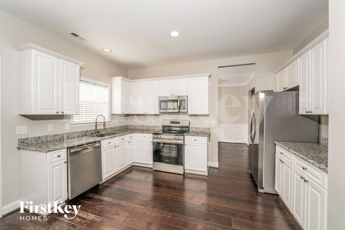 Building Photo - 531 Forest Lakes Dr