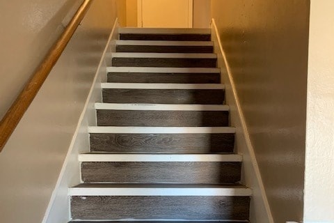 Building Photo - Loggins Court Apartments