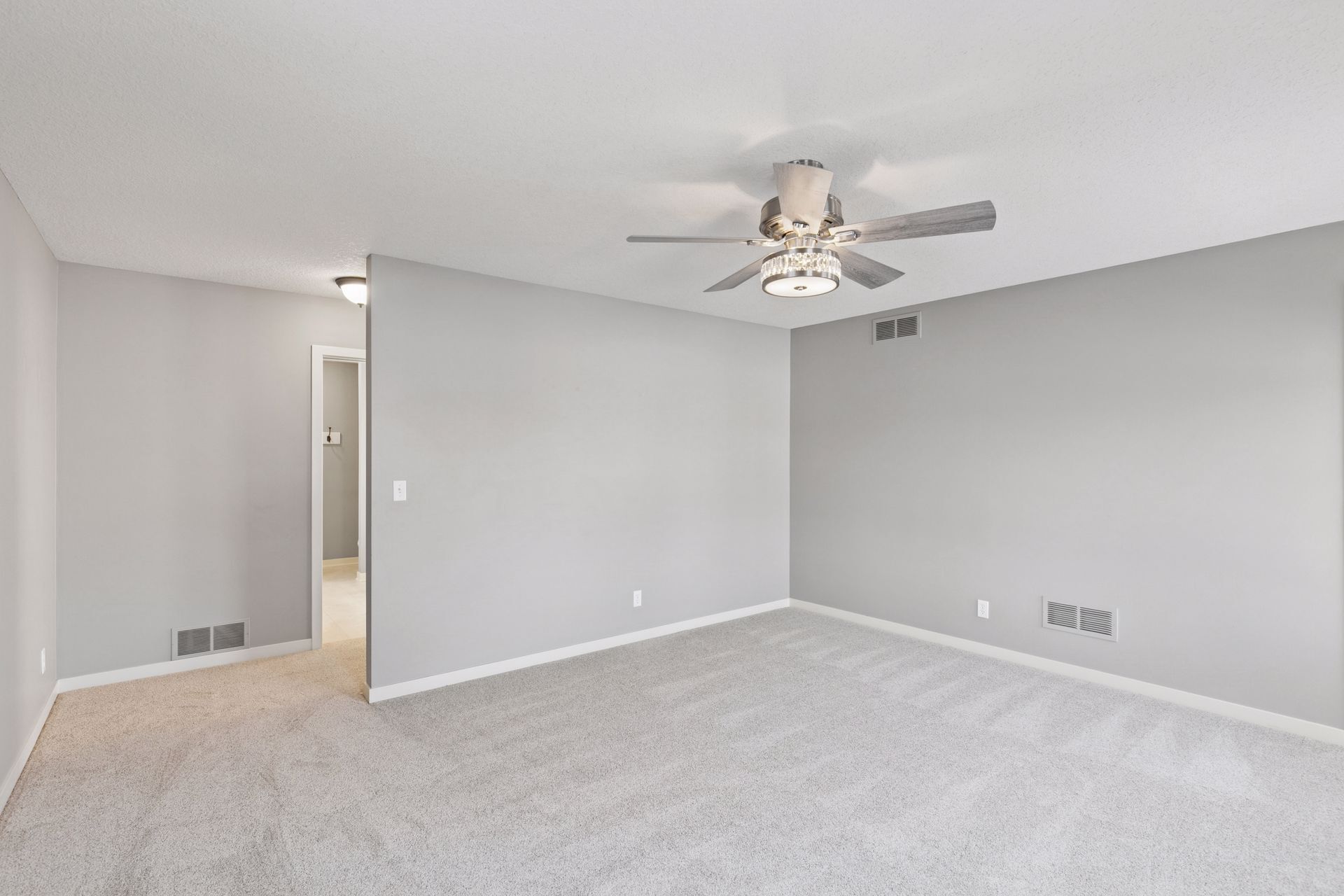 Building Photo - 14246 Garden Way N