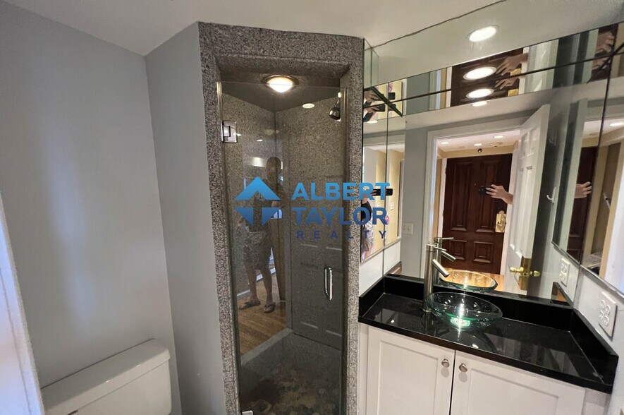 Bathroom 1 - 109 Beacon St