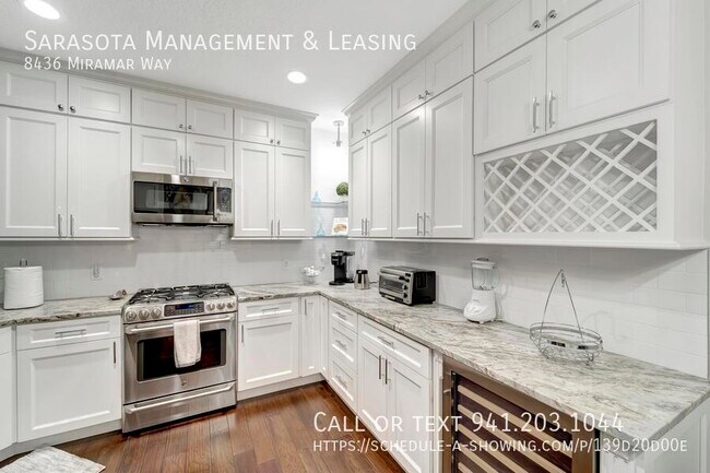 Building Photo - 8436 Miramar Way