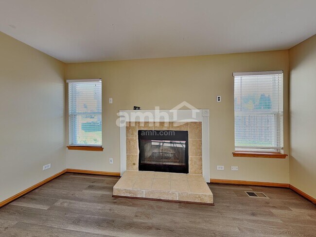 Building Photo - 2 Hastings Ct