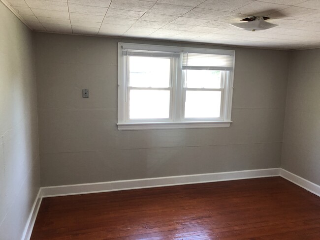 Upstairs Bedroom - 522 S Mitchell St