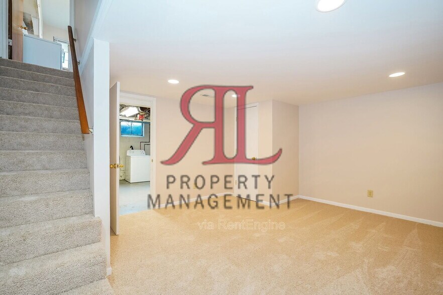 Building Photo - 1799 Kings Ct