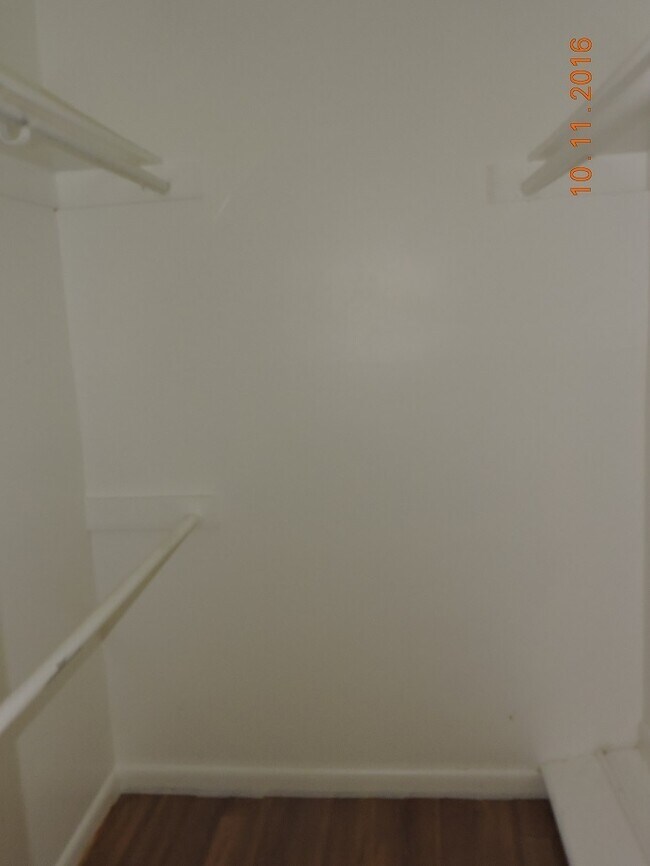 Building Photo - Spacious 1 Bed 1 Bath Condo for Rent