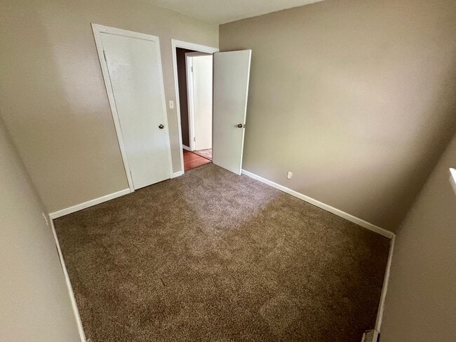Building Photo - 3 Bedroom- Upper Arlington area