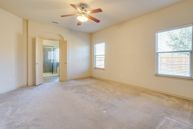 Building Photo - 4013 Lazy River Ranch Rd